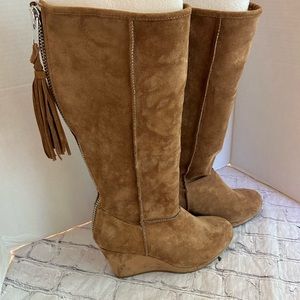 MASSINI Y2K FAUX SUEDE CARMEL/DARK TAN TALL WEDGE ZIP BACK BOOTS WOMENS SIZE 8